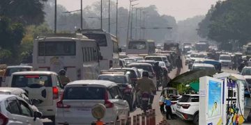 दिल्ली में प्रदूषण मामला: 4 राज्यों के 24 जिलों में कोयले के उपयोग पर रोक, 18 से बीएस-6 वाहनों का प्रवेश बंद