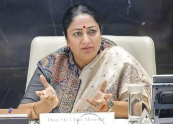 दिल्ली सरकार का बड़ा एलान: मजदूरों को मिलेगा 10 हज़ार का मुआवजा, दफ्तरों में 50% वर्क फ्रॉम होम