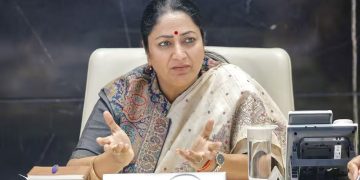 दिल्ली सरकार का बड़ा एलान: मजदूरों को मिलेगा 10 हज़ार का मुआवजा, दफ्तरों में 50% वर्क फ्रॉम होम