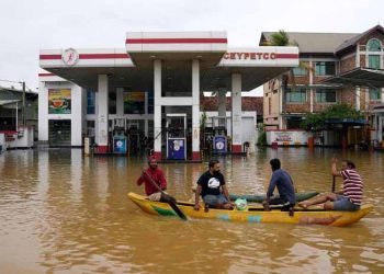 Cyclone Ditwah batters Sri Lanka as it claims 334 lives, leaves 370 missing
