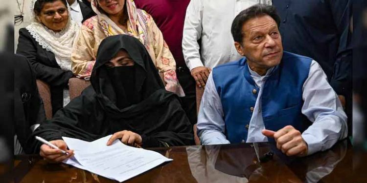 Ex-Pak PM Imran Khan, Bushra Bibi Sentenced To 17 Years In Toshakhana 2 Case 1 Ex-Pak PM Imran Khan, Bushra Bibi Sentenced To 17 Years In Toshakhana 2 Case
