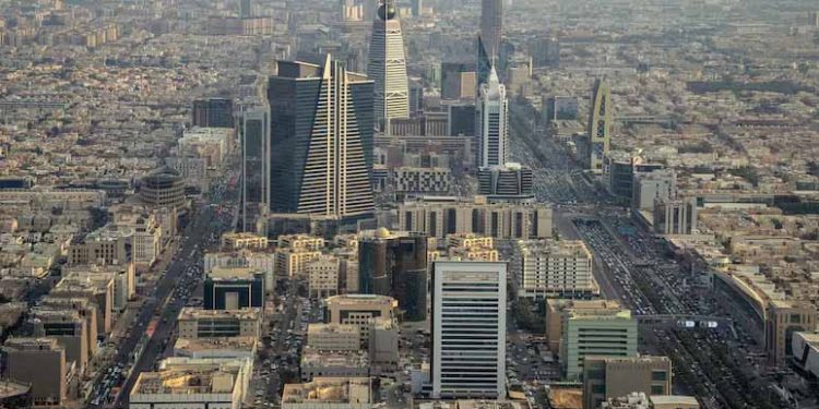 Saudi Begins Selling Alcohol To Non-Muslim Residents. But There's A Catch 1 Saudi Begins Selling Alcohol To Non-Muslim Residents. But There’s A Catch