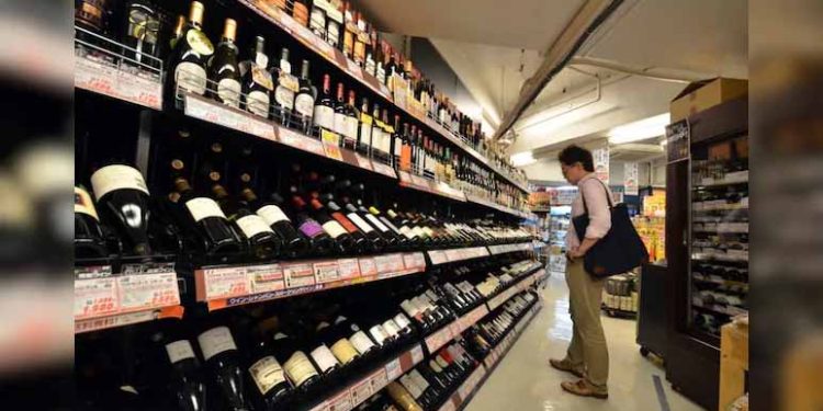 Saudi Arabia Expands Liquor Store’s Access To Wealthy Non-Muslims
