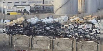 Saudi Arabia Bombs Yemen Port City Over UAE Weapons Shipment