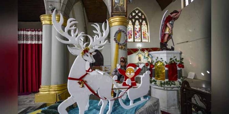 Merry Christmas 2025: Best wishes and messages to send to your loved ones