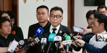 กกต.ขอเวลาตรวจสอบปม “จาตุรนต์” นำ “หมอนทองวิทยา” รณรงค์เห็นชอบจัดทำ รธน.ใหม่