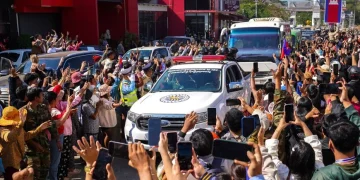 พอกัน!’ฮุน มาเนต’เคลมผลงาน!ไทยปล่อยทหารเขมร ส่วน’สม รังสี’ร้องไทยชดใช้บ้านเมืองพังยับ