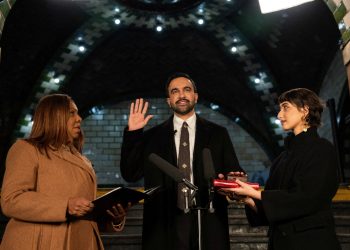 นิวยอร์กต้อนรับนายกเทศมนตรีคนใหม่ “โซห์ราน มัมดานี” สาบานตนเข้ารับตำแหน่งวันปีใหม่