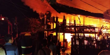 ชาวบ้านเนปิดอว์ปิ้งปลาฉลองปีใหม่ สะเก็ดไฟลามเผาเรือนกว่า 60 หลัง