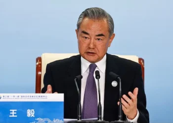 ‘หวัง อี้’ ลั่นจีนไม่ยอมรับประเทศที่ทำตัวเป็น ‘ผู้พิพากษาโลก’ หลังสหรัฐฯ บุกจับ ‘มาดูโร’