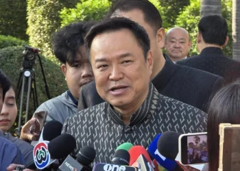 “อนุทิน” ขออย่าเพิ่งเชื่อกระแสทหารกัมพูชาตรึงชายแดน ย้ำให้ฟังข้อมูลฝ่ายความมั่นคง