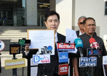 “เสี่ยโก้” โชว์หลักฐาน “แพลนบี” ปลอมลายเซ็นฮุปสัมปทานโฆษณาบนรถเมล์