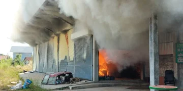 ไฟไหม้วอดโกดังเก็บคอมเพรสเซอร์ตู้แอร์รถยนต์ใน จ.ปราจีนุบรี เสียหายนับล้านบาท