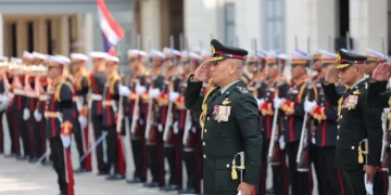 ผบ.ทบ.นำสวนสนามวันกองทัพบก เปล่งสัตย์ปฏิญาณต่อธงชัยเฉลิมพล ย้ำภารกิจชาติสำเร็จได้ด้วยพลังทหารทุกนาย