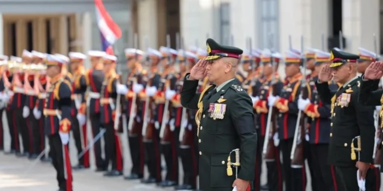 ผบ.ทบ.นำสวนสนามวันกองทัพบก เปล่งสัตย์ปฏิญาณต่อธงชัยเฉลิมพล ย้ำภารกิจชาติสำเร็จได้ด้วยพลังทหารทุกนาย