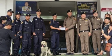 ผู้การฯ ประจวบฯ มอบรางวัลนำจับ 3 หมื่น หารครึ่งชุดสืบ สภ.หัวหิน–สุนัขตำรวจ “แพรวา” ครอบครัวเหยื่อขอบคุณตำรวจคลี่คลายคดีเร็ว