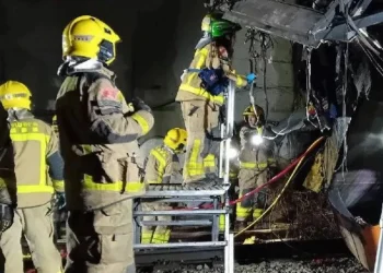 หายนะซ้ำซ้อน! รถไฟโดยสารสเปนตกรางใกล้ ‘บาร์เซโลนา’ คนขับเสียชีวิต-ผู้โดยสารเจ็บระนาว 37 คน