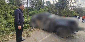 คาดเอี่ยวแก๊งสแกมเมอร์! ฟอร์จูนเนอร์ขนชาวจีนชนต้นไม้พังยับ ดับ 3 พบมือถือกว่า 20 เครื่อง