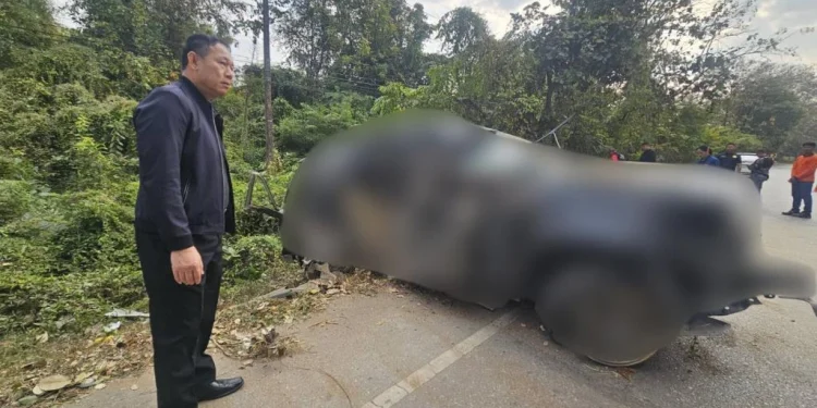 คาดเอี่ยวแก๊งสแกมเมอร์! ฟอร์จูนเนอร์ขนชาวจีนชนต้นไม้พังยับ ดับ 3 พบมือถือกว่า 20 เครื่อง