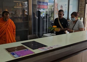 ตร.หัวหินฝากขัง “ไอ้แซม” ฆาตกรเหี้ยมฆ่าชิงทรัพย์พนักงานโรงแรม ศาลไม่ให้ประกัน ส่งเข้าเรือนจำประจวบฯ ทันที