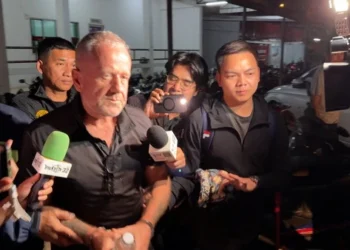 สอบเครียดเขยฝรั่งวัย 58 อ้างภรรยาถูกยิงดับเป็นอุบัติเหตุ หลังทะเลาะยื้อแย่งปืนกระสุนลั่น