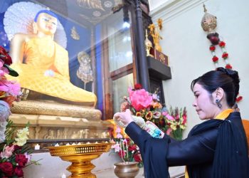 Thai Royal Noble Consort Chaokhun Phra Sineenatha Bilasakalyani visits Mahabodhi Temple in Bodh Gaya