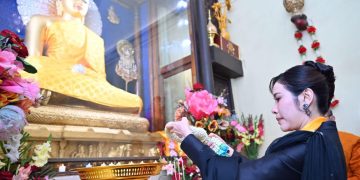 Thai Royal Noble Consort Chaokhun Phra Sineenatha Bilasakalyani visits Mahabodhi Temple in Bodh Gaya