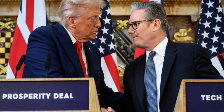 UK prime minister tells Donald Trump tariffs on Nato allies are ‘wrong’ in Greenland call