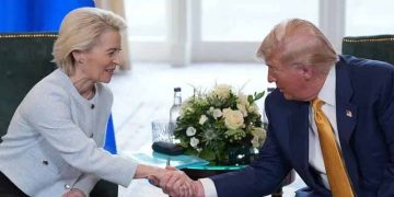 EU suspends approval of US trade deal