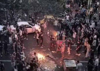 Video: Massive anti-govt protests rock Tehran, Mashhad as Iran plunges Into total internet blackout