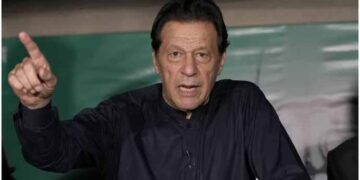 Pak doctors examine Imran Khan in jail after party raises concerns over eyesight