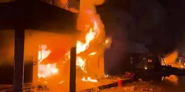 3 killed, many injured after massive fire breaks out at shopping mall in Pakistan