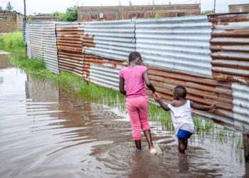 More than 100 dead in torrential rains, floods across southern Africa 