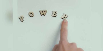 Billionaires 4,000 times more likely to hold political office: Oxfam