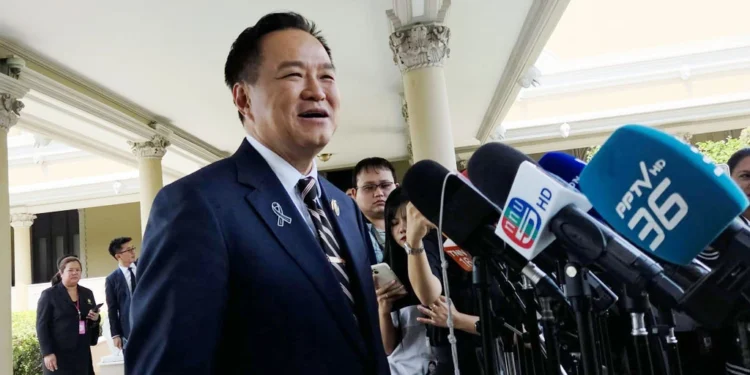 นายกฯ อุบสูตรตั้งรัฐบาล-นั่งควบกลาโหม การันตีดีกว่าเดิม เหตุคะแนนเมตตากดหัวอยู่ พรุ่งนี้ถกว่าที่ สส.