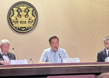 นายกฯ ไม่สบายใจดัชนีความโปร่งใสไทยรูดต่ำเหลือ 33 จากเต็ม 100 กำชับทุกภาคส่วนเข้มงววด “บวรศักดิ์” เสนอ 5 ข้อรัฐบาลหน้าต้องทำ