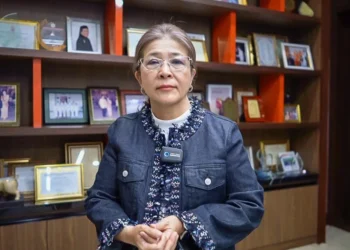 “สุดารัตน์” ปลุกร่วมฟ้อง 157 กกต.หลังรับบาร์โค้ดรู้ชื่อคนกา พร้อมชงศาลเลือกตั้งใหม่เหตุขัดรธน.