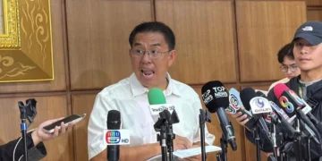 “วิโรจน์” ซัด กกต.อย่าแถอ้างความลับยังไม่แตก ยันบาร์โค้ดชี้เป้าคนกาผิด รธน. ลั่นต้องติดคุก จ่ายชดเลยจัดเลือกตั้ง