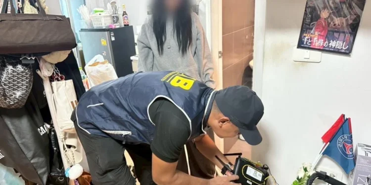 ป.รวบ"โตเกียวเกิร์ล" ใช้ร่างทรงเล่นแทนระหว่างแข่งขัน RoV กีฬาซีเกมส์-นายกสมาคมฯสั่งแบนตลอดชีพ 1 ป.รวบ”โตเกียวเกิร์ล” ใช้ร่างทรงเล่นแทนระหว่างแข่งขัน RoV กีฬาซีเกมส์-นายกสมาคมฯสั่งแบนตลอดชีพ