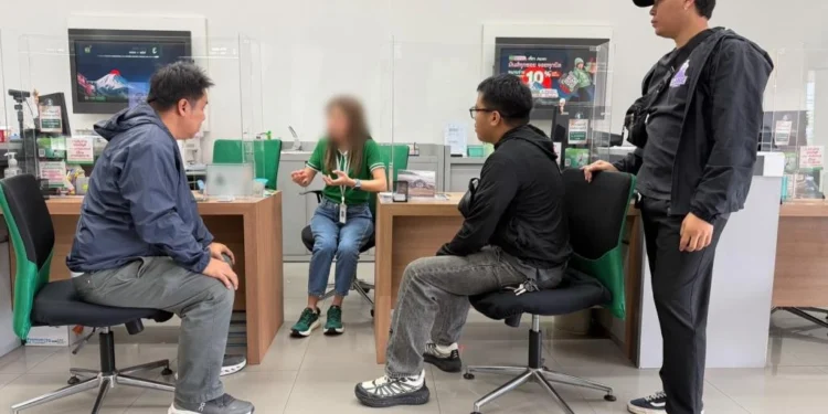 ACSC เผยสแกมเมอร์ปรับกลยุทธ์ “เน้นหลอกรายใหญ่”สัปดาห์เดียวเสียหายเพิ่ม 52 ล้าน 1 ACSC เผยสแกมเมอร์ปรับกลยุทธ์ “เน้นหลอกรายใหญ่”สัปดาห์เดียวเสียหายเพิ่ม 52 ล้าน