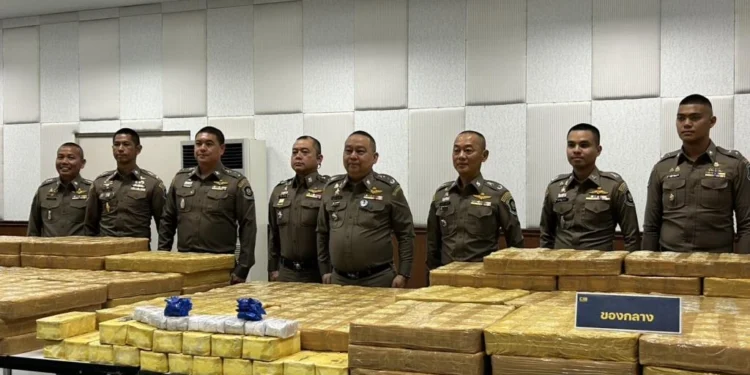 ตร.ทางหลวงทลาย 2 เครือข่ายลอบขนยานรกซ่อนในสินค้าเกษตร ยึดยาบ้า 12 ล้านเม็ด ไอซ์ 26 กิโลฯ