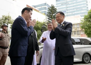 “อนุทิน” ปัดเตะกล้าธรรมเป็นฝ่ายค้าน ยันคุยกับทุกพรรค