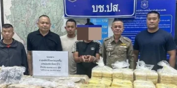 กลิ่นคลุ้งทุกเม็ด!ปปส.-ตร.สกัดจับคา ทล.333 อุทัยธานี แก๊งยานรกตีเนียน ขนยาซุกรถดูดส้วมอำพราง