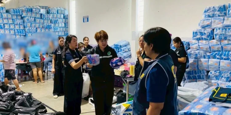 ทลายโกดังจีนเทาลอบขายผ้าอนามัยเถื่อน ยึดของกลาง 1.2 ล้านชิ้น มูลค่ากว่า 20 ล้าน 1 ทลายโกดังจีนเทาลอบขายผ้าอนามัยเถื่อน ยึดของกลาง 1.2 ล้านชิ้น มูลค่ากว่า 20 ล้าน