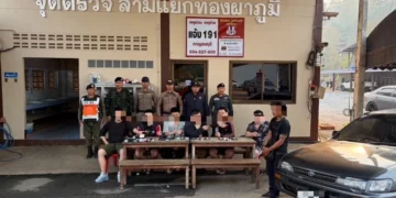 ฝ่ายความมั่นคงกาญจน์ รวบพม่าขับเก๋งซุก 6 จีนเทา คาดเตรียมข้ามแดนทำงานแก๊งสแกมเมอร์ ยึดมือถือ-โน้ตบุ๊กเพียบ
