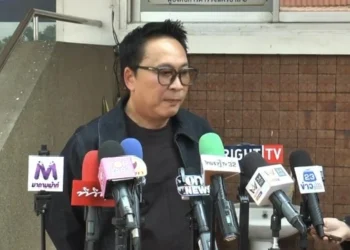 “เปิ้ล นาคร” ขึ้นโรงพักล่อจับคนโกงเงิน “หม้อแม่จูน” พบเป็นลูกจ้างขับรถ ยอมรับสารภาพต่อหน้า