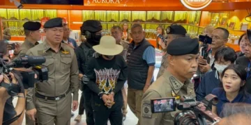 “โจรหมวกฟาง” สารภาพแรงจูงใจก่อเหตุต้องการเงินซื้อบิ๊กไบค์-เล่นพนัน ตร.คุมตัวทำแผน