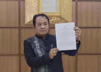 “พี่ศรี” ร้อง กกต.ส่งศาลยุบพรรคส้ม เมินลงดาบ สส.ทำผิดศีลธรรมก่อคดีข่มขืน แถมส่งลงสมัคร สส.