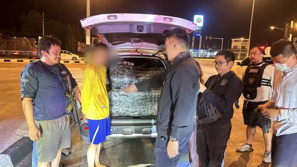 จับยาบ้าล็อตใหญ่ 3.6 ล้านเม็ด พร้อม 3 นักค้ายา กลางสี่แยกอ.ยางตลาด 1 จับยาบ้าล็อตใหญ่ 3.6 ล้านเม็ด พร้อม 3 นักค้ายา กลางสี่แยกอ.ยางตลาด