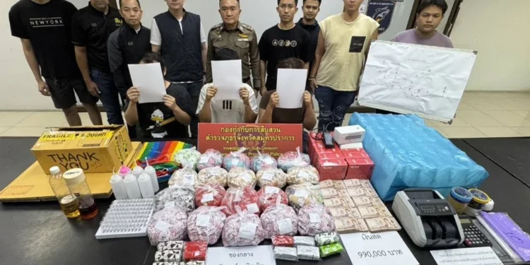 ทลายโกดังนายทุนจีน ลอบขายบุหรี่ไฟฟ้าออนไลน์ ยึดของกลางอื้อ